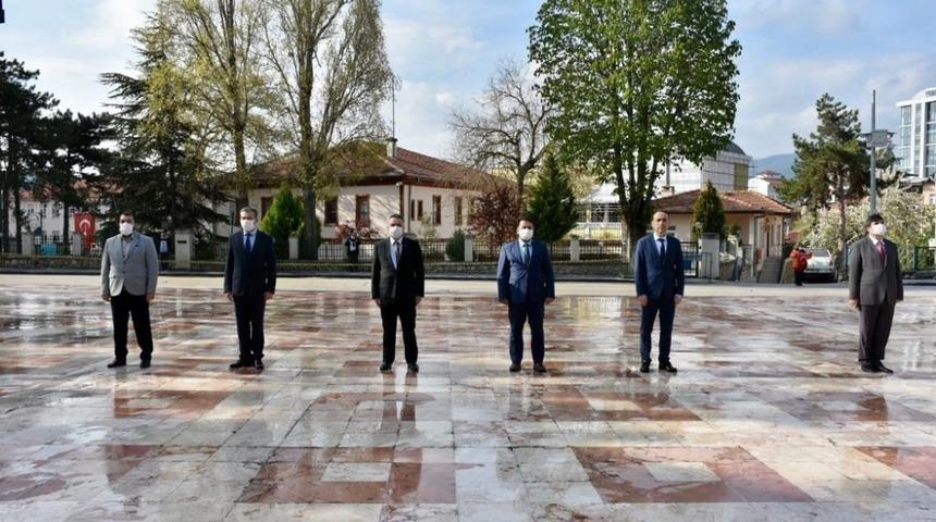 Bilecik&rsquo;te 23 Nisan Ulusal Egemenlik ve &Ccedil;ocuk Bayramı sade bir t&ouml;renle kutlandı