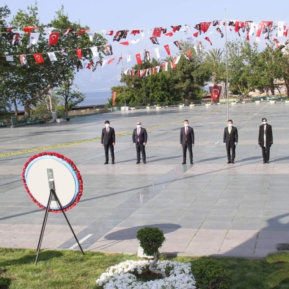 Antalya&rsquo;da sosyal mesafeli 23 Nisan