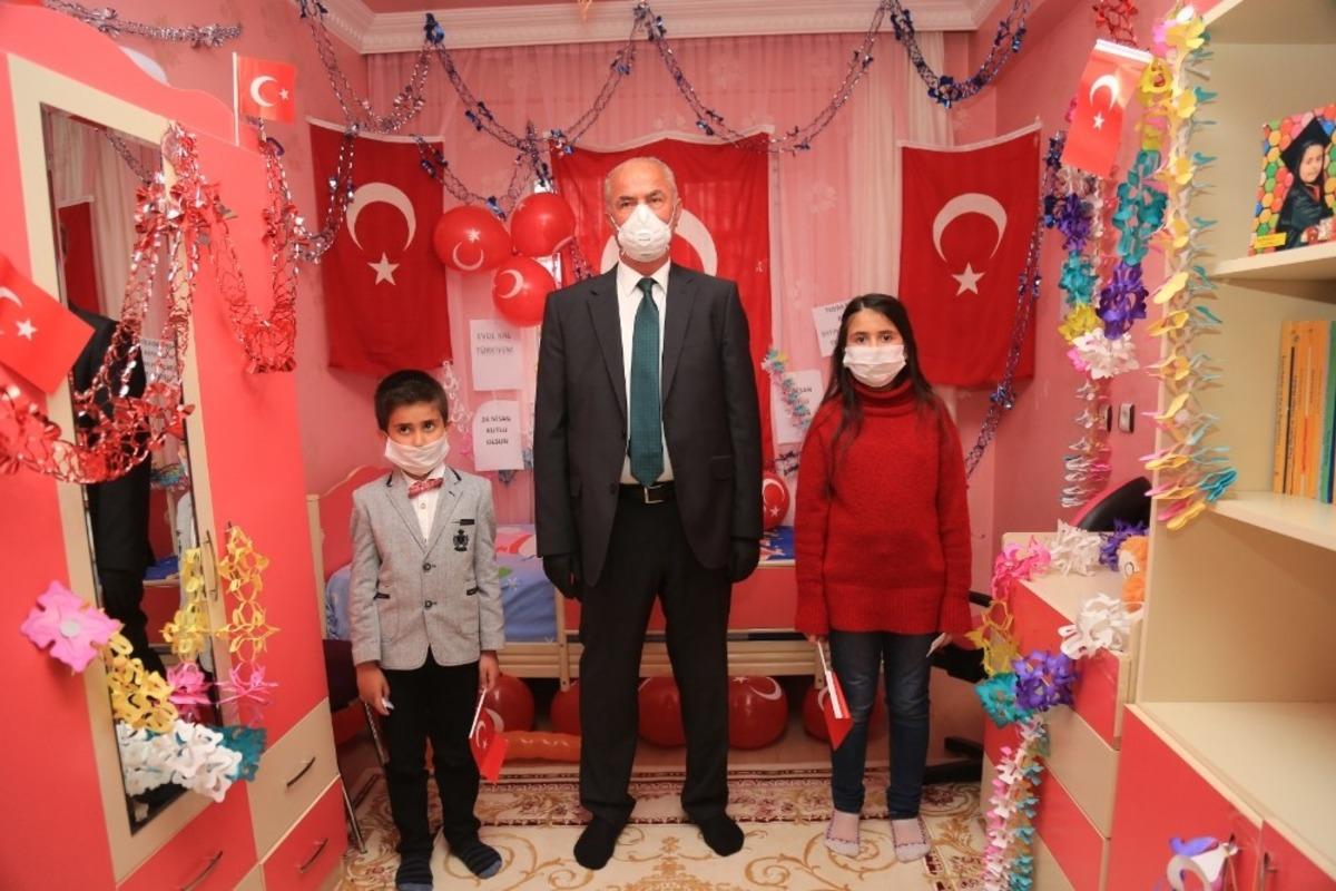 Başkan Akman, 23 Nisan&rsquo;ı Eşme kardeşlerle kutladı