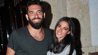 Arda Turan'dan ilk jest sevgiliye