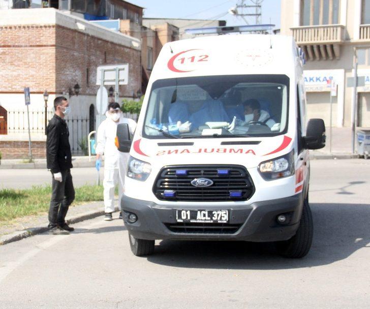 Koronavirüs şüphesiyle sokağa çıktı, ambulansla hastaneye gitti G1