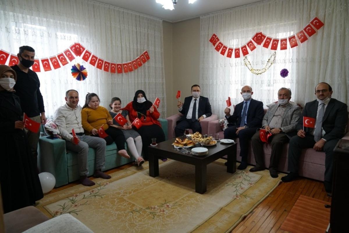 &Ouml;zel &ccedil;ocuklara 23 Nisan s&uuml;rprizi