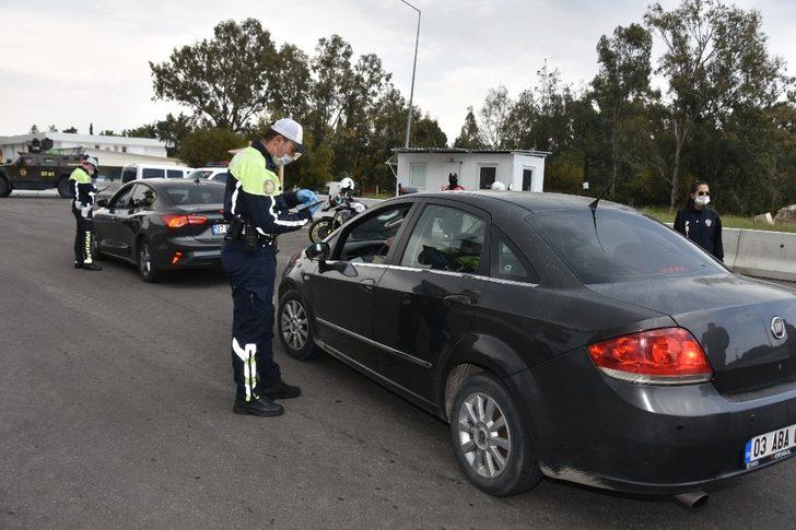Antalya’da kurallara uymayan 20 yaş altı ve 65 yaş üstü denetimi G4