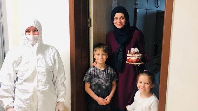 Giresun’da karantinada bulunan 5 yaşındaki Elisa’ya doğum günü sürprizi