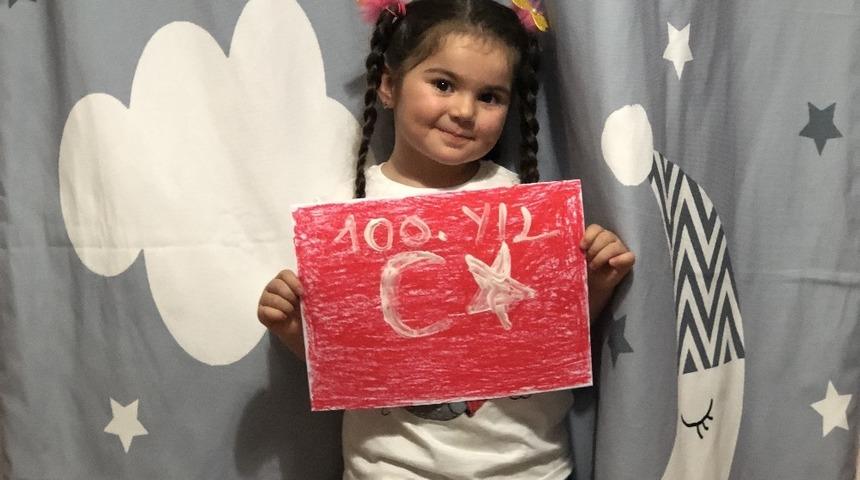 Silopi&rsquo;de &ccedil;ocuklar 23 Nisan&rsquo;ı evlerinde kutladı