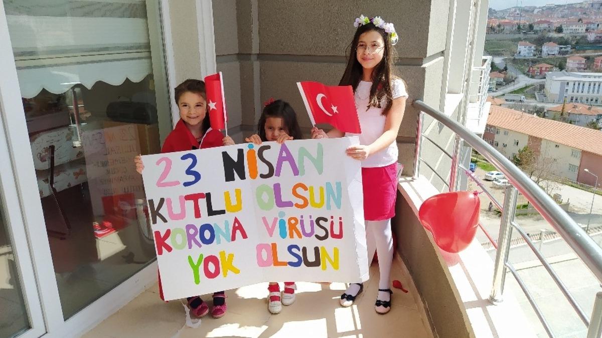 Yozgat&rsquo;ta balkonlar 23 Nisan i&ccedil;in s&uuml;slendi