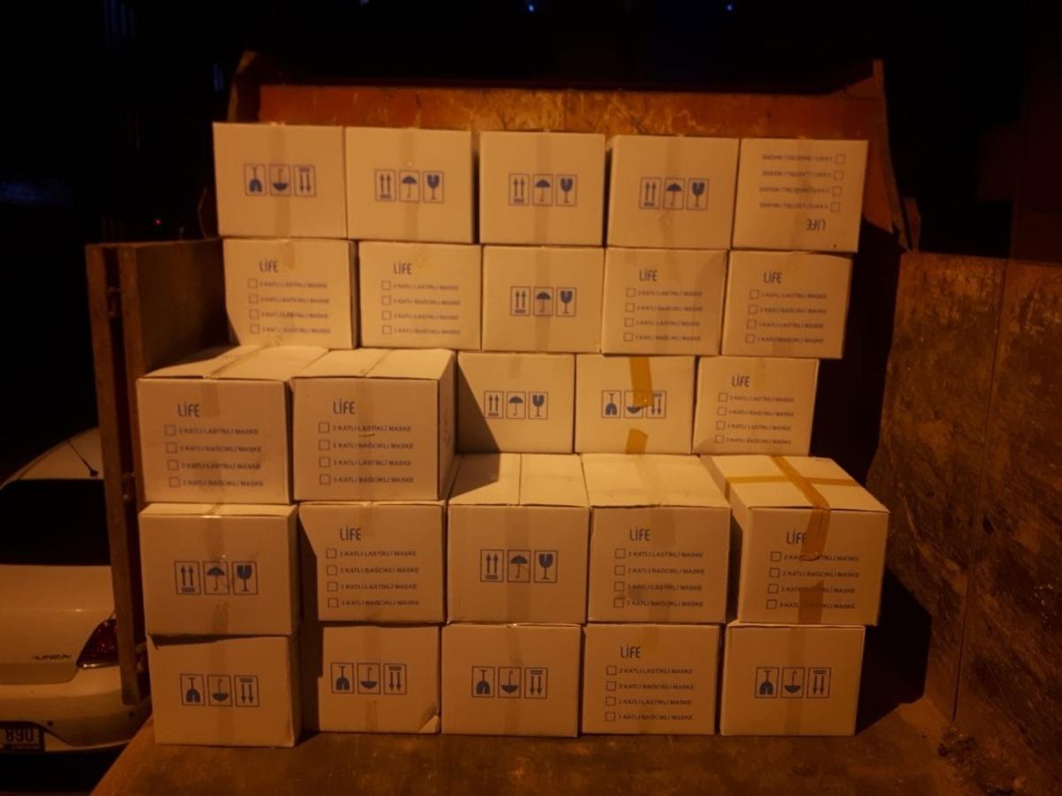 İstanbul&rsquo;da bir depoda 685 bin ka&ccedil;ak medikal maske ele ge&ccedil;irildi