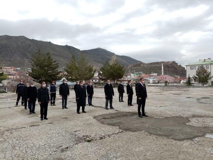 Pasinler’de 23 Nisan çelenk sunumuyla kutlandı G1