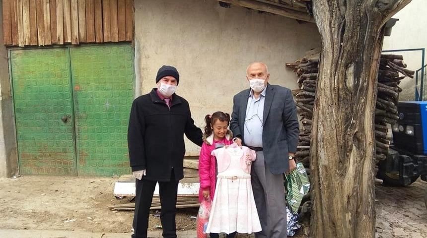 Hisarcık’ta 3 yetim öğrenciye 23 Nisan ziyareti