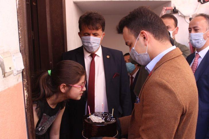 Türkeli’de 23 Nisan’da doğan öğrencilere doğum günü sürprizi G3