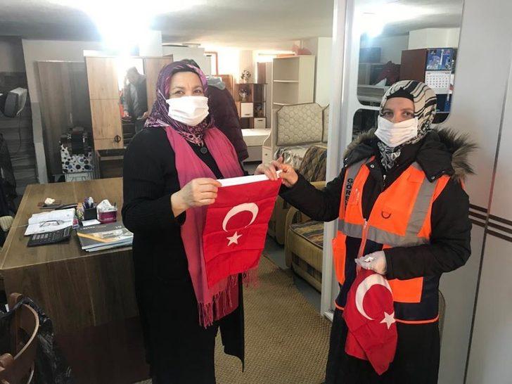 Çan bayraklarla donatıldı G3