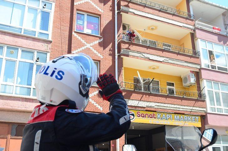 Lüleburgaz’da 23 Nisan balkonlardan kutlandı G4