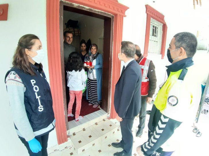 Tuzluca’da İlköğretim öğrencisi Mervenur’a doğum günü pastası sürprizi G2