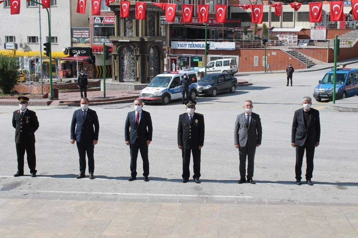 Tosya&rsquo;da 23 Nisan &Ccedil;ocuk Bayramı &ccedil;ocuksuz kutlandı