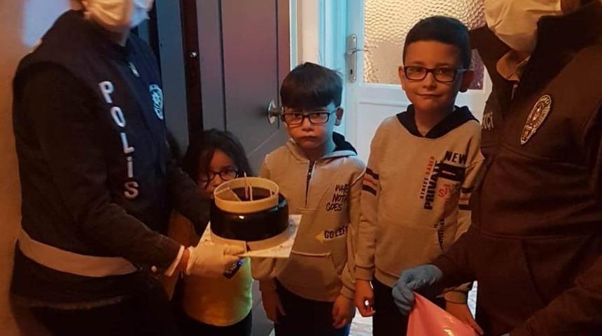 23 Nisan doğumlu çocuklara doğum günü sürprizi