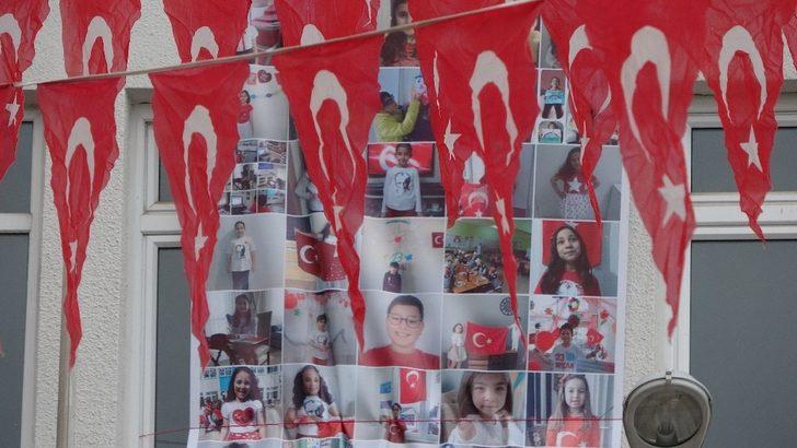 Çocukların bayram kutlamaları oluşturulan posterlerle sergilendi G3