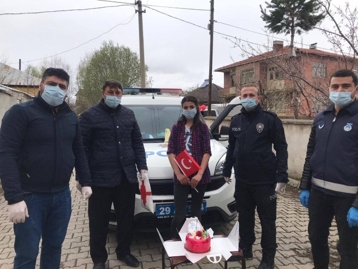 G&uuml;m&uuml;şhane&rsquo;de &ccedil;ocuklara 23 Nisan s&uuml;rprizi