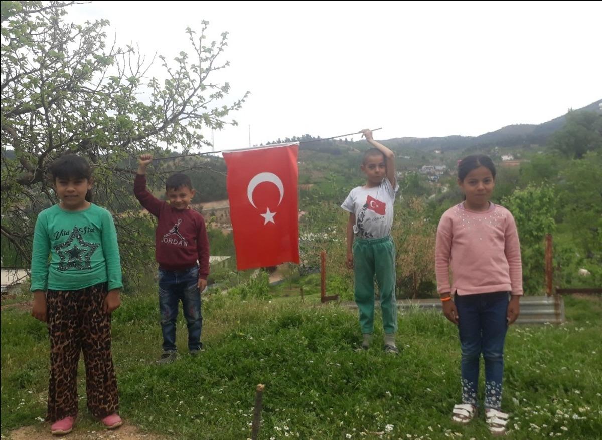 K&ouml;y &ccedil;ocuklarının 23 Nisan kutlaması