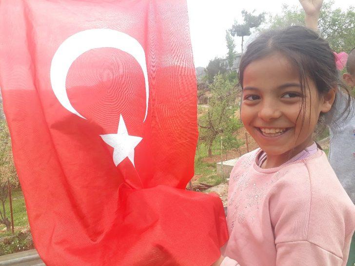 Köy çocuklarının 23 Nisan kutlaması G3