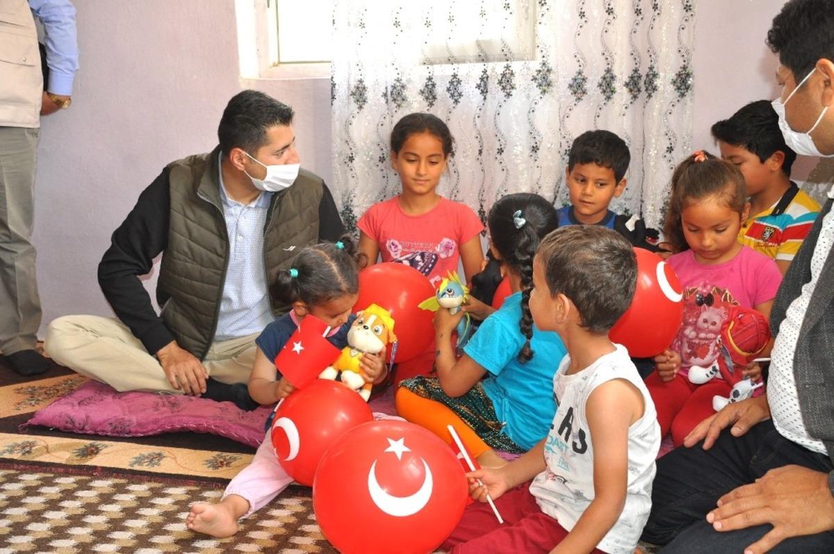 Ak&ccedil;akale&rsquo;de &ccedil;ocuk bayramı evlerde kutlandı