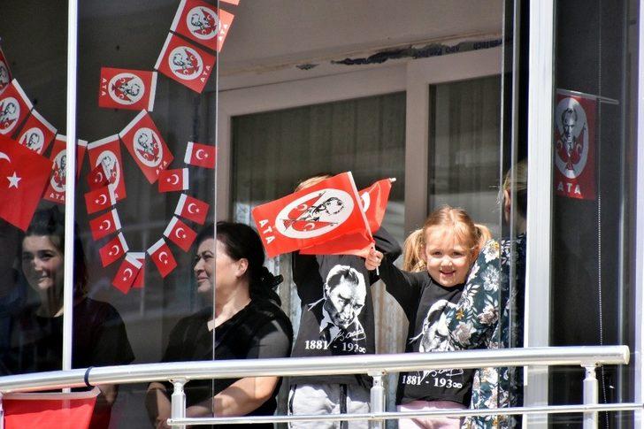 İzmir’de 23 Nisan kutlamaları G2