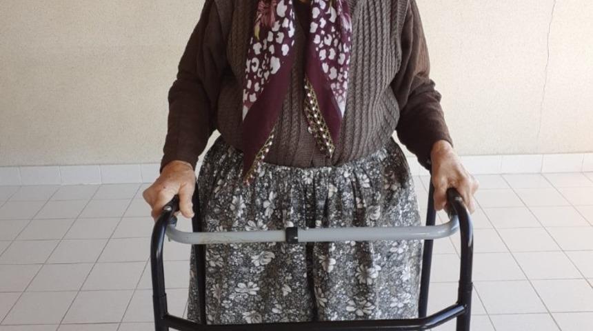 83 yıl sonra aynı şiiri bir kez daha okudu