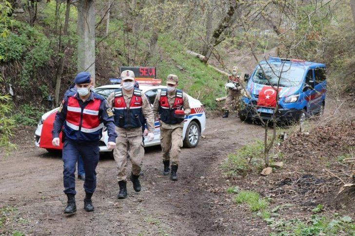 Jandarma devriye araçlarından çocuklara şiir okuttu G5