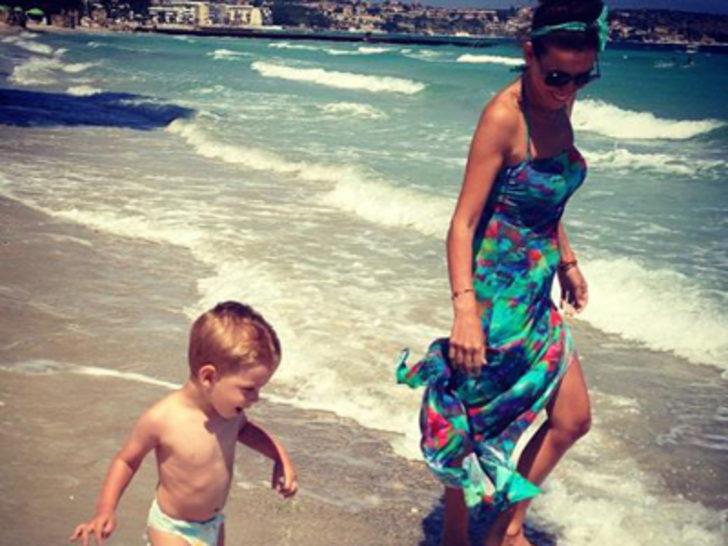 Esra Erol doğacak bebeği için gün sayıyor G5