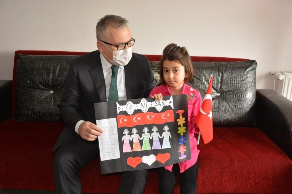 Niğde Valisi Şimşek, &ccedil;ocukların bayramını kutladı