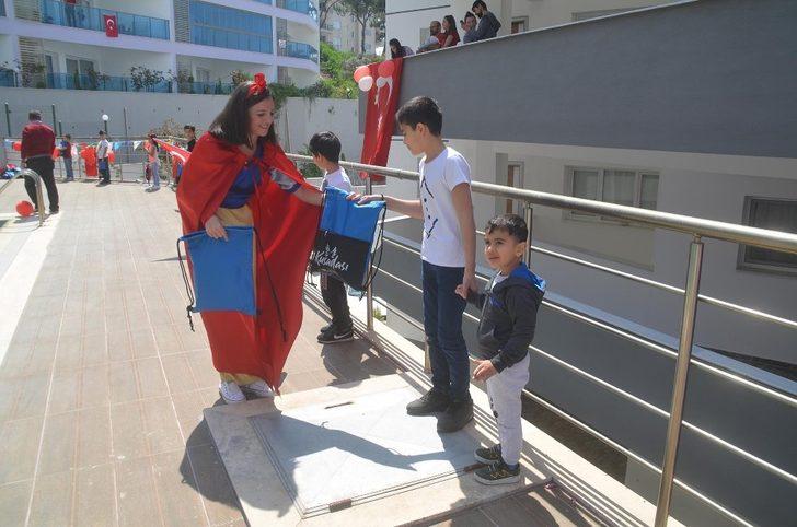 Kuşadalı çocuklara 23 Nisan sürprizi G3