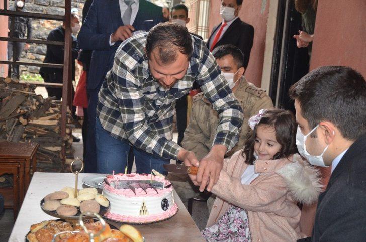 Beytüşşebap Kaymakamı Pendik şehit ve gazi çocuklarını ziyaret etti G2