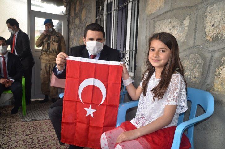 Beytüşşebap Kaymakamı Pendik şehit ve gazi çocuklarını ziyaret etti G5