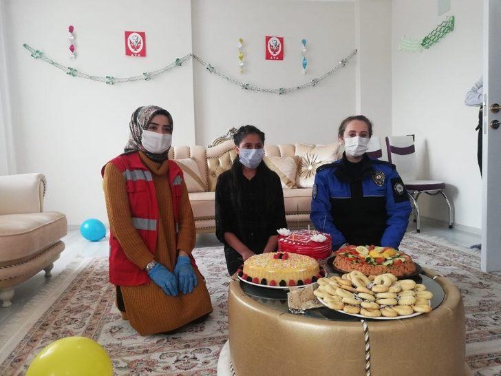 Şemdinli’de 23 Nisan’da doğan çocuklara sürpriz G3