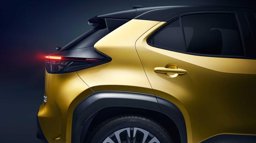 Ailenin en k&uuml;&ccedil;&uuml;ğ&uuml; b&uuml;y&uuml;d&uuml;: Toyota Yaris Cross tanıtıldı! İşte &ouml;zellikleri