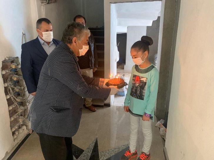 23 Nisan çocuklarına doğum günü sürprizi G1