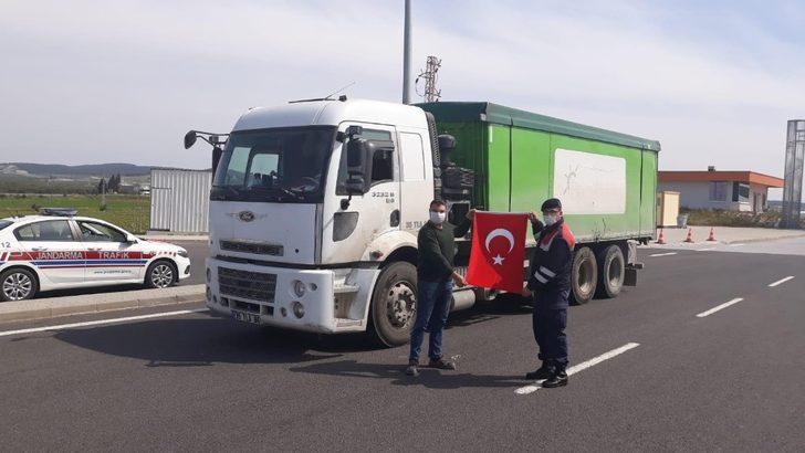 Jandarmadan bayraklı kutlama G3