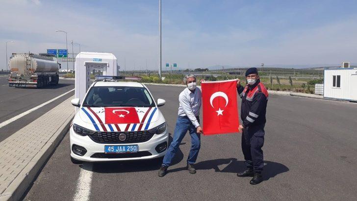 Jandarmadan bayraklı kutlama G5