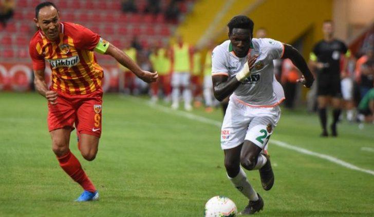 Nsakala Beşiktaş formalı fotoğrafını paylaştı G1