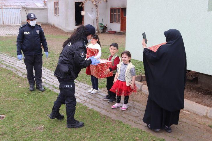 Aşkale İlçe Emniyet Müdürlüğünden Şehit ailesine anlamlı ziyaret G4