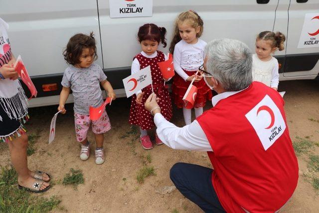 Kızılay’dan şehit çocuğuna anlamlı ziyaret