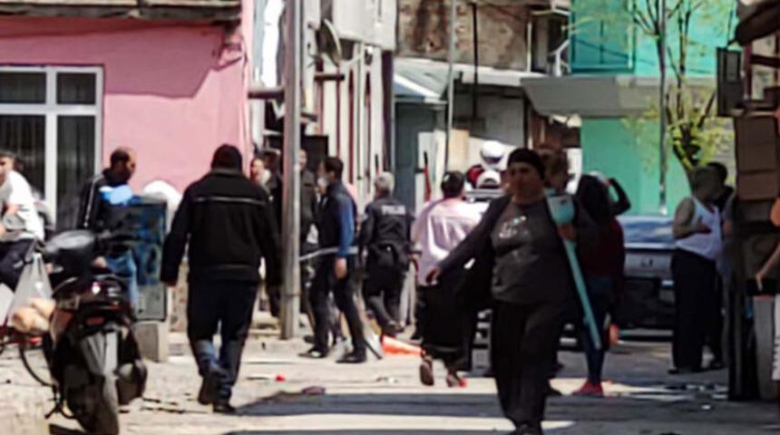 Sokakta kavga eden 14 kişiye b&uuml;y&uuml;k şok!