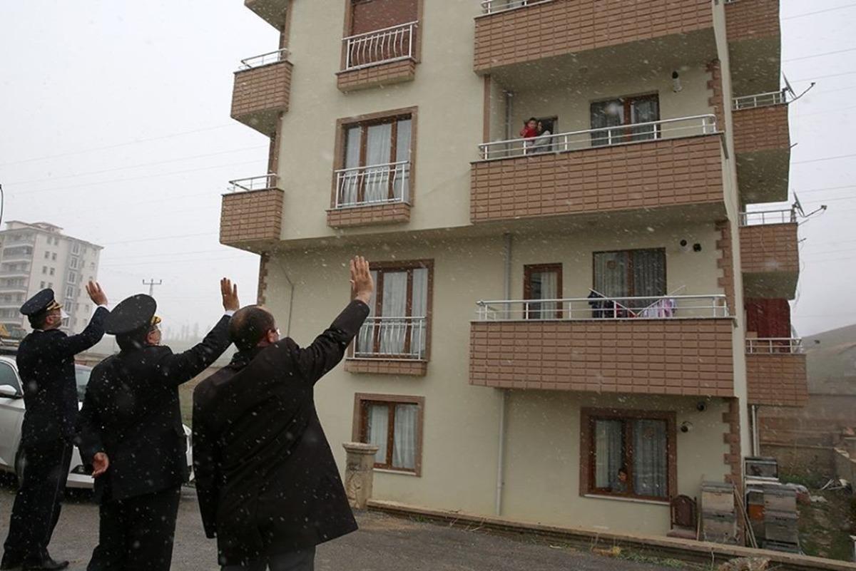 Bayburt&rsquo;ta 23 Nisan coşkusu evlere taşındı