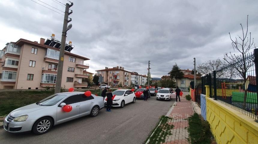 Afyonkarahisar&rsquo;da &ouml;ğrenci velileri 23 Nisan&rsquo;da konvoy d&uuml;zenledi