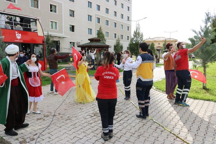 Diyarbakır Büyükşehir Belediyesi korosundan sağlıkçılara destek konseri G5