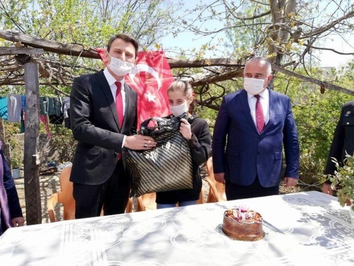 Erfelek protokolü Nisanur’un doğum gününü kutladı G2