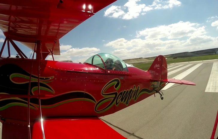 Kadın akrobasi pilotu 23 Nisan'da çocuklar için havalandı G2