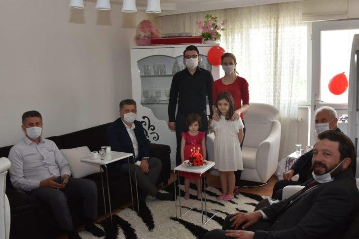 Milletvekili Özkan çocukların gününü sürprizlerle kutladı G3