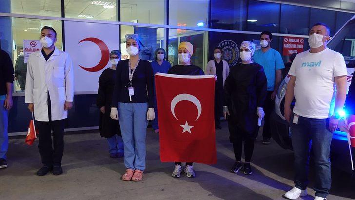 Trakya'da vatandaşlar 23 Nisan'da İstiklal Marşı'nı balkonlarında okudu G5