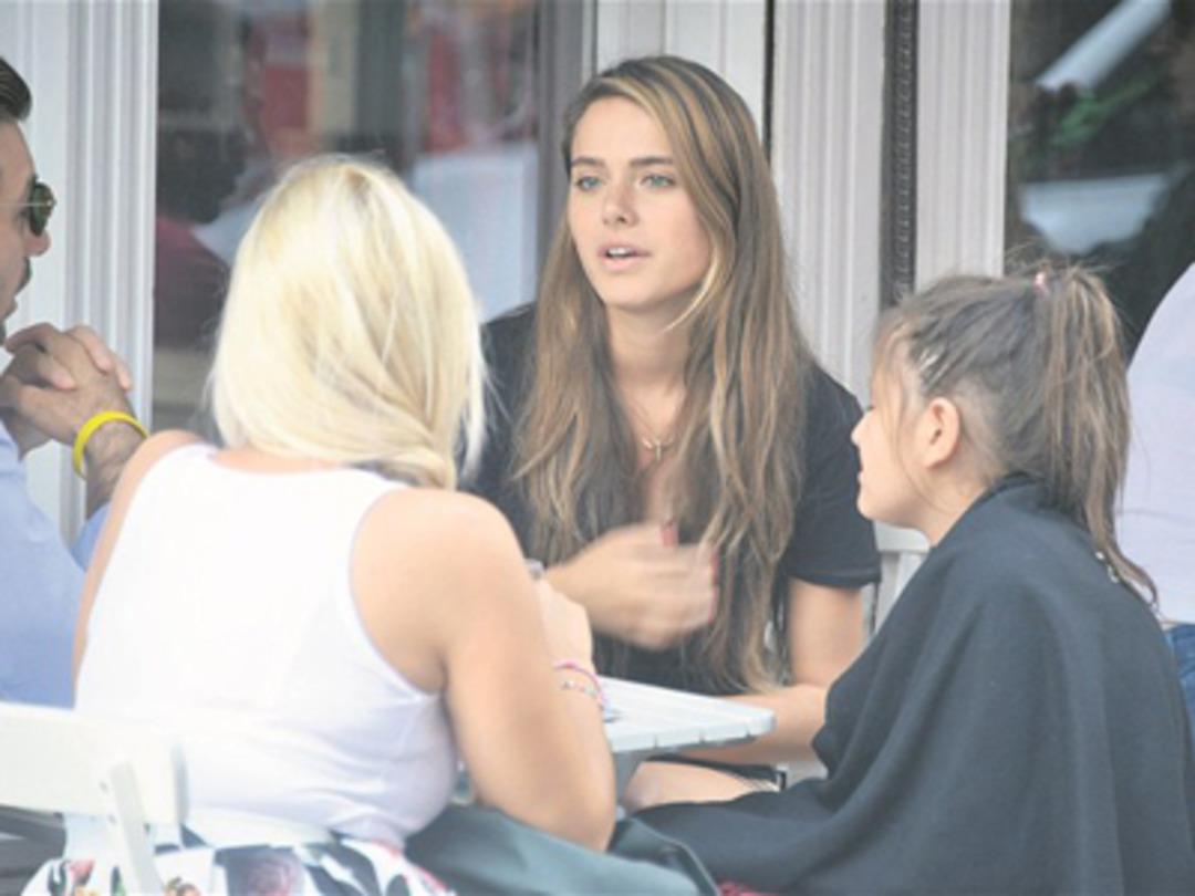 Ceyda Ateş yalnız kaldı