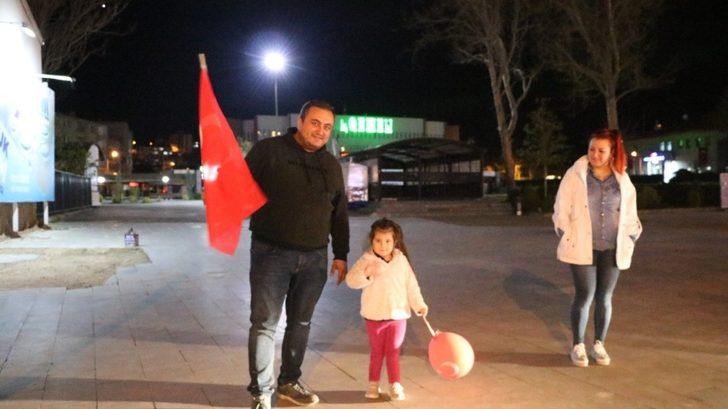 Niğde’de balkonlarda 23 Nisan coşkusu G3